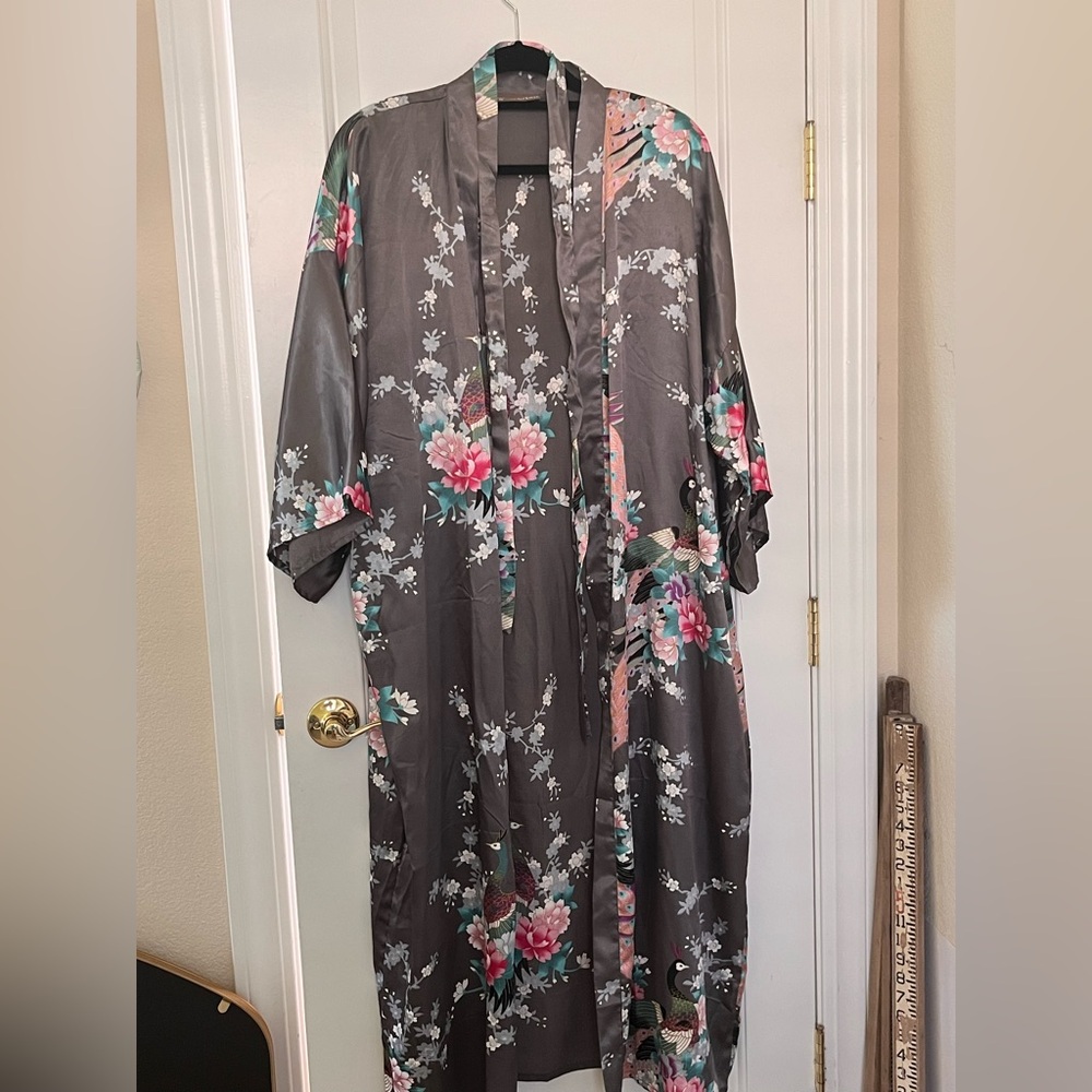 Veami XL Kimono silky Long Wrap Robe grey colorful birds flowers pink blue white